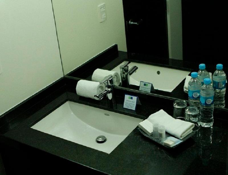 Holiday Inn Express Toluca Galerias Metepec By Ihg מראה חיצוני תמונה